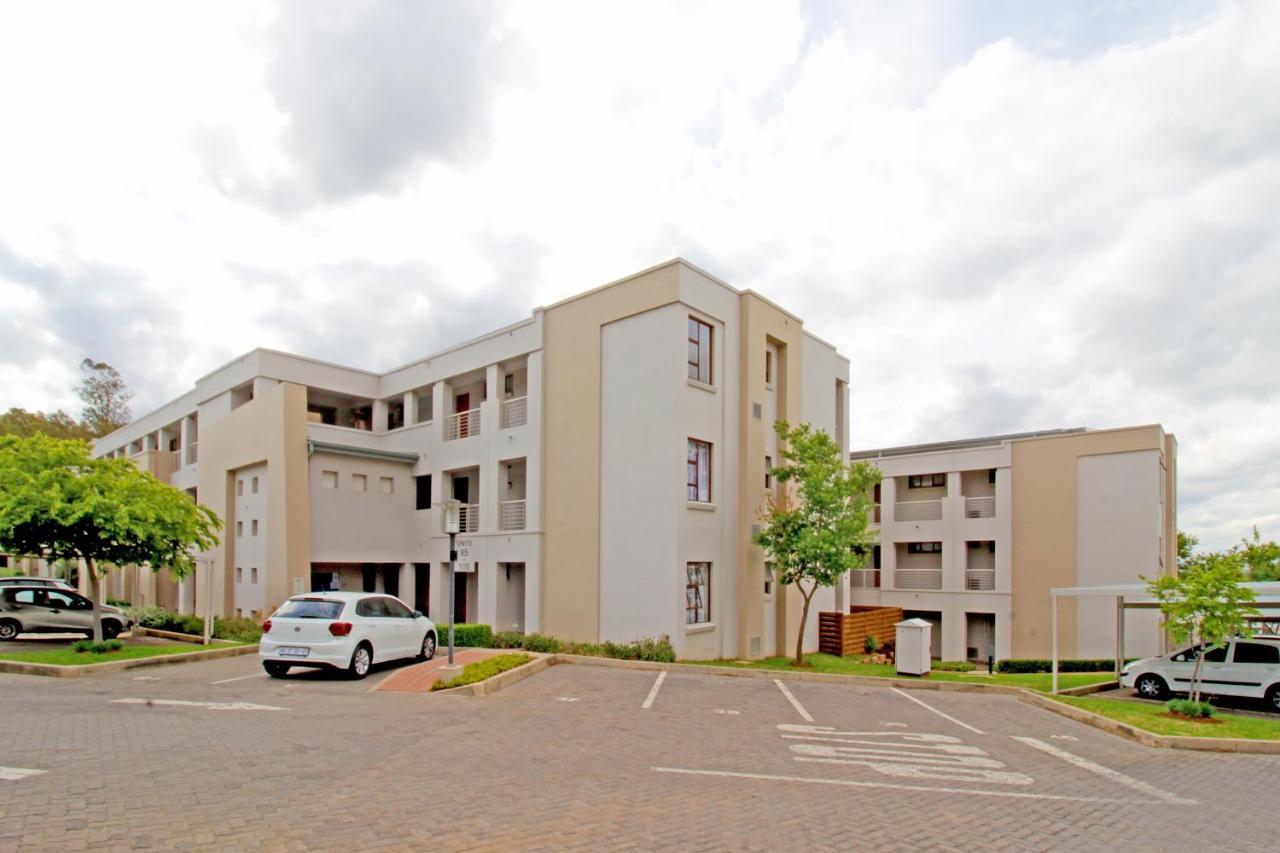 Greenwich 2 Bedroom 2 Bath Serv Apart With 24Hrs Electricity Sandton Exterior foto